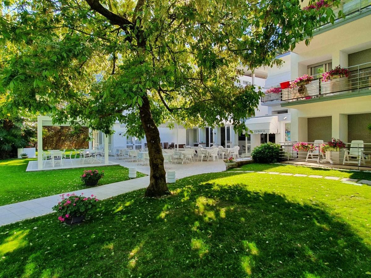 Hotel Eurovil Garni Lignano Sabbiadoro Exterior foto